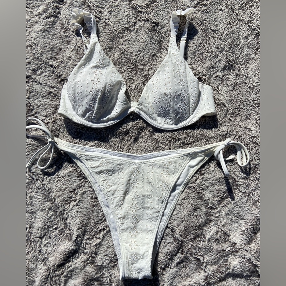 White Hollister bikini